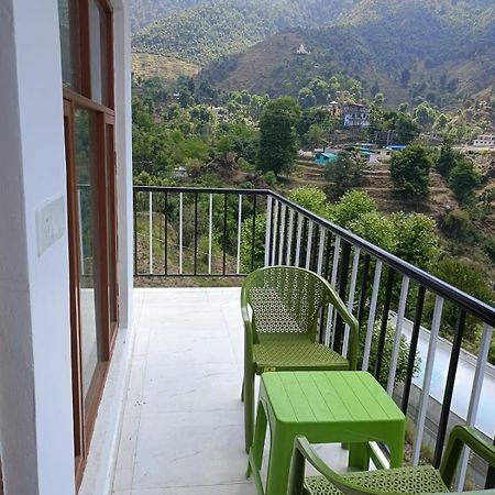 Parvatiya Homestay ムスーリー エクステリア 写真