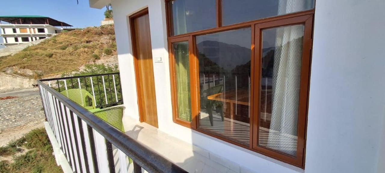 Parvatiya Homestay ムスーリー エクステリア 写真