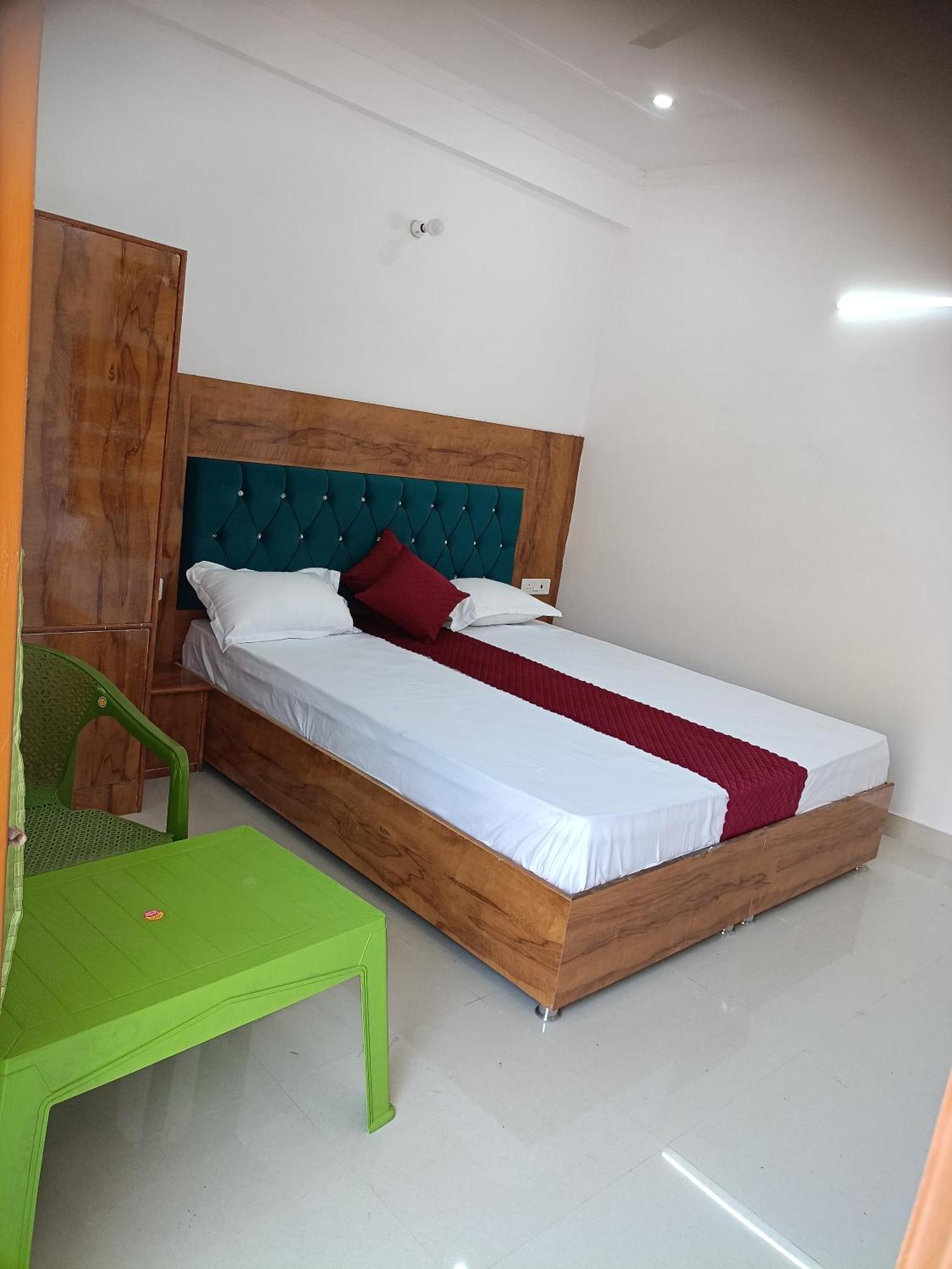 Parvatiya Homestay ムスーリー エクステリア 写真