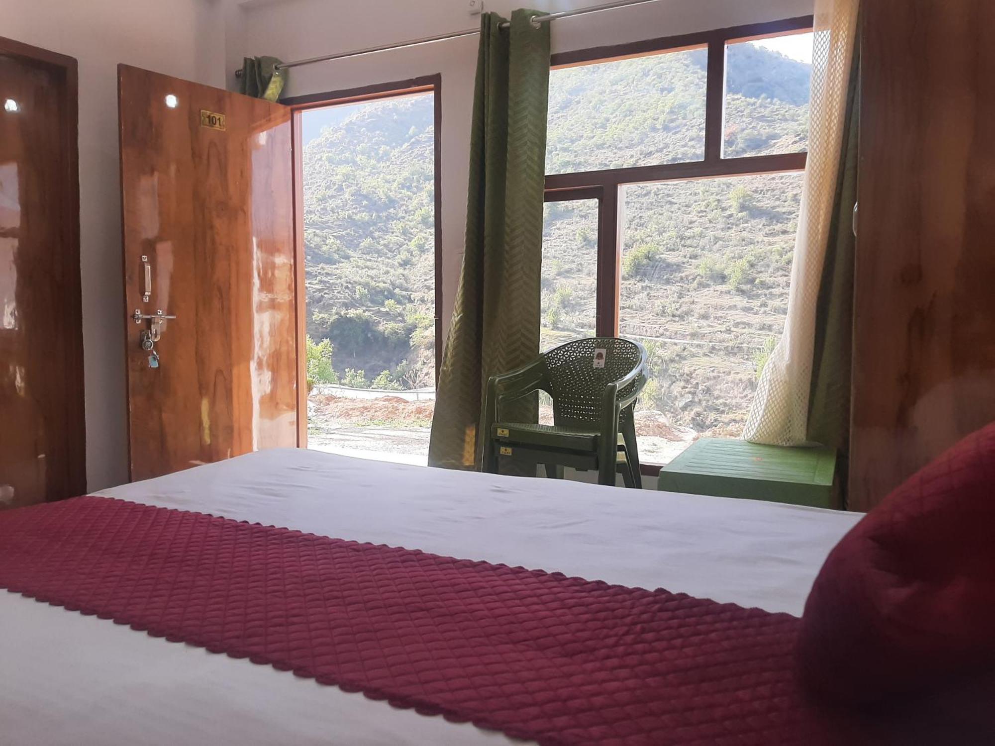 Parvatiya Homestay ムスーリー エクステリア 写真